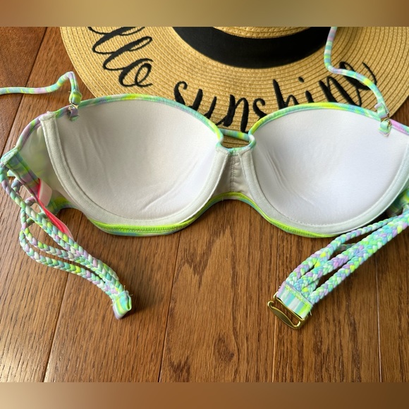 Victoria’s Secret bandeau bikini - Picture 4 of 9
